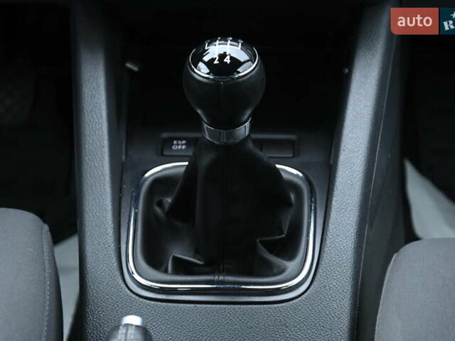 Черный Фольксваген Гольф, объемом двигателя 1.39 л и пробегом 221 тыс. км за 6800 $, фото 28 на Automoto.ua