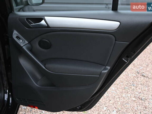 Черный Фольксваген Гольф, объемом двигателя 1.6 л и пробегом 217 тыс. км за 7700 $, фото 31 на Automoto.ua