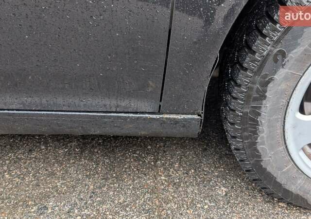 Черный Фольксваген Гольф, объемом двигателя 1.6 л и пробегом 178 тыс. км за 5950 $, фото 12 на Automoto.ua