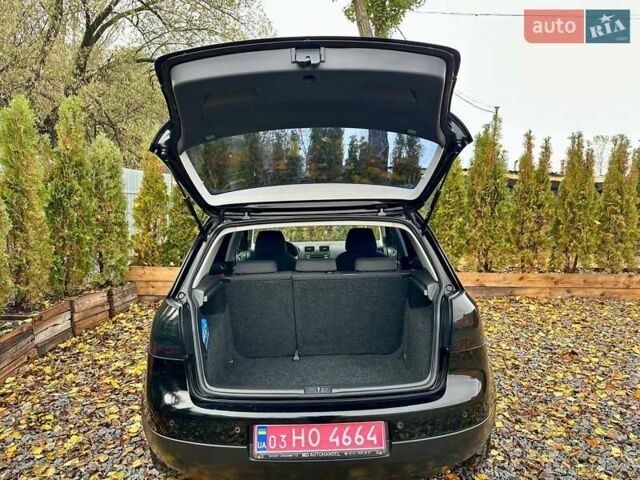 Черный Фольксваген Гольф, объемом двигателя 1.6 л и пробегом 215 тыс. км за 6300 $, фото 96 на Automoto.ua