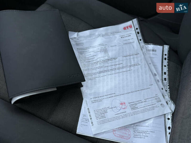 Черный Фольксваген Гольф, объемом двигателя 1.4 л и пробегом 211 тыс. км за 5690 $, фото 92 на Automoto.ua