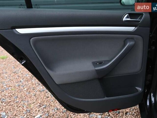 Черный Фольксваген Гольф, объемом двигателя 1.39 л и пробегом 221 тыс. км за 6800 $, фото 20 на Automoto.ua