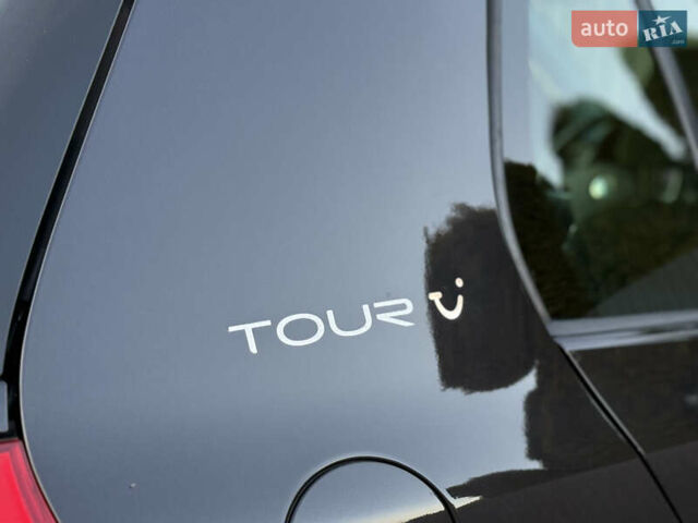 Черный Фольксваген Гольф, объемом двигателя 1.4 л и пробегом 211 тыс. км за 5690 $, фото 48 на Automoto.ua