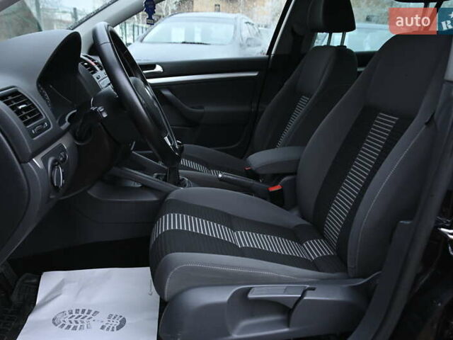 Черный Фольксваген Гольф, объемом двигателя 1.39 л и пробегом 221 тыс. км за 6800 $, фото 14 на Automoto.ua