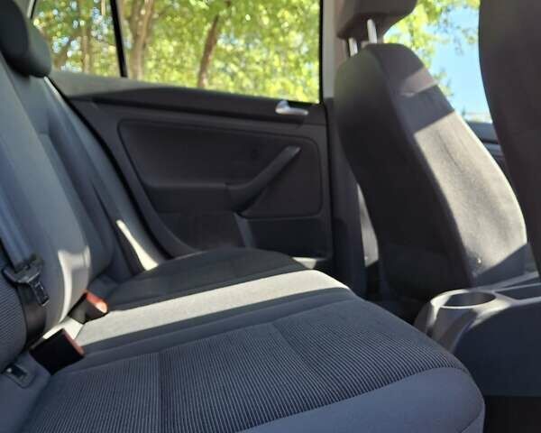 Черный Фольксваген Гольф, объемом двигателя 1.4 л и пробегом 276 тыс. км за 6600 $, фото 12 на Automoto.ua