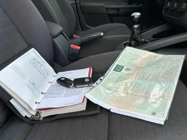 Черный Фольксваген Гольф, объемом двигателя 1.6 л и пробегом 215 тыс. км за 6300 $, фото 18 на Automoto.ua