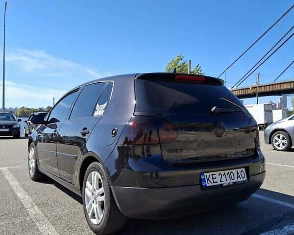 Черный Фольксваген Гольф, объемом двигателя 1.4 л и пробегом 276 тыс. км за 6600 $, фото 1 на Automoto.ua