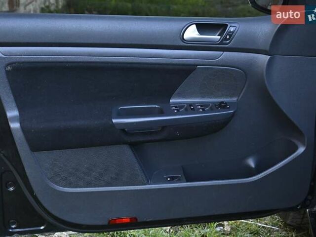 Чорний Фольксваген Гольф, об'ємом двигуна 1.4 л та пробігом 212 тис. км за 5555 $, фото 11 на Automoto.ua