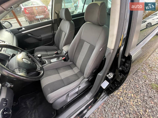 Чорний Фольксваген Гольф, об'ємом двигуна 1.4 л та пробігом 217 тис. км за 5900 $, фото 26 на Automoto.ua