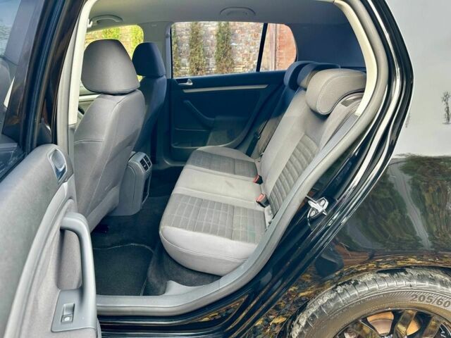 Черный Фольксваген Гольф, объемом двигателя 1.6 л и пробегом 215 тыс. км за 6300 $, фото 13 на Automoto.ua