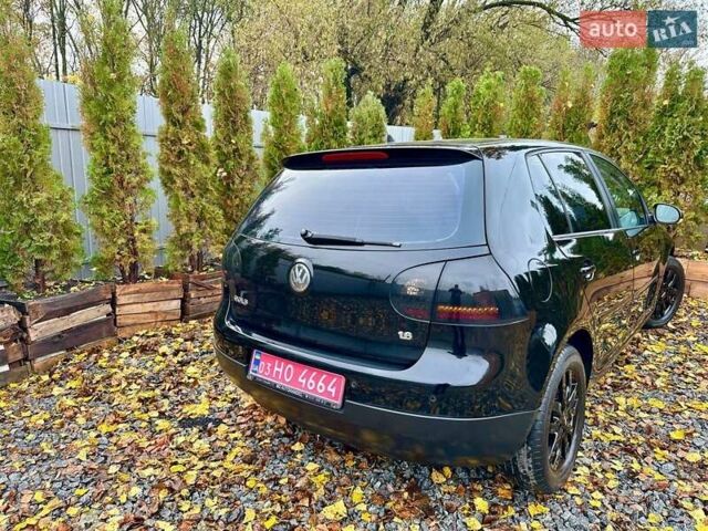 Черный Фольксваген Гольф, объемом двигателя 1.6 л и пробегом 215 тыс. км за 6300 $, фото 111 на Automoto.ua