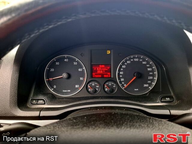 Чорний Фольксваген Гольф, об'ємом двигуна 1.6 л та пробігом 180 тис. км за 6985 $, фото 5 на Automoto.ua