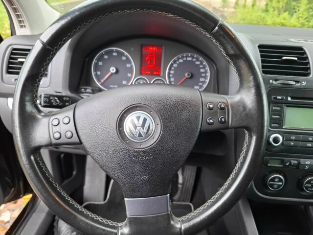 Черный Фольксваген Гольф, объемом двигателя 1.6 л и пробегом 190 тыс. км за 6800 $, фото 4 на Automoto.ua