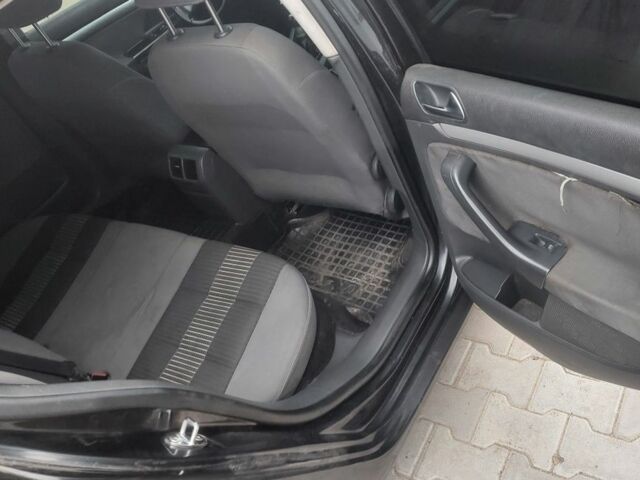 Черный Фольксваген Гольф, объемом двигателя 0 л и пробегом 324 тыс. км за 4400 $, фото 8 на Automoto.ua