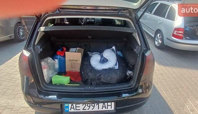 Черный Фольксваген Гольф, объемом двигателя 1.6 л и пробегом 228 тыс. км за 7500 $, фото 8 на Automoto.ua