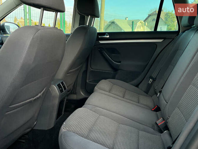 Черный Фольксваген Гольф, объемом двигателя 1.4 л и пробегом 248 тыс. км за 6999 $, фото 19 на Automoto.ua