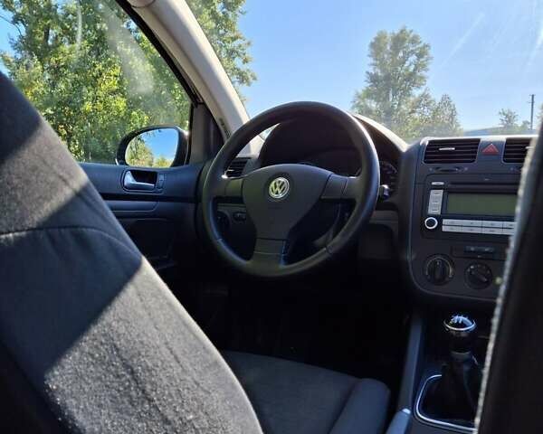 Черный Фольксваген Гольф, объемом двигателя 1.4 л и пробегом 276 тыс. км за 6600 $, фото 9 на Automoto.ua