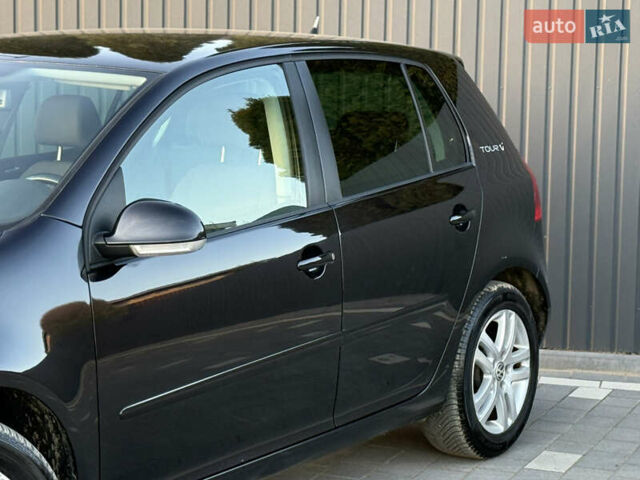 Черный Фольксваген Гольф, объемом двигателя 1.4 л и пробегом 211 тыс. км за 5690 $, фото 9 на Automoto.ua
