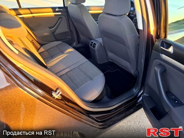 Чорний Фольксваген Гольф, об'ємом двигуна 1.6 л та пробігом 180 тис. км за 6985 $, фото 8 на Automoto.ua