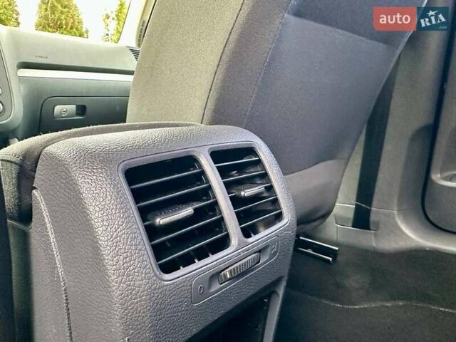 Черный Фольксваген Гольф, объемом двигателя 1.6 л и пробегом 215 тыс. км за 6300 $, фото 74 на Automoto.ua