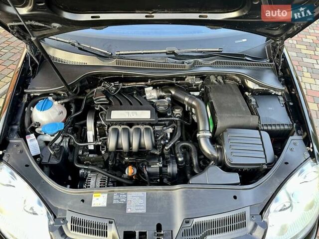 Чорний Фольксваген Гольф, об'ємом двигуна 1.6 л та пробігом 195 тис. км за 6399 $, фото 32 на Automoto.ua