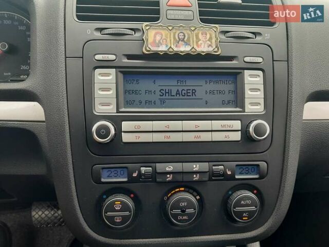 Чорний Фольксваген Гольф, об'ємом двигуна 1.9 л та пробігом 162 тис. км за 5999 $, фото 30 на Automoto.ua