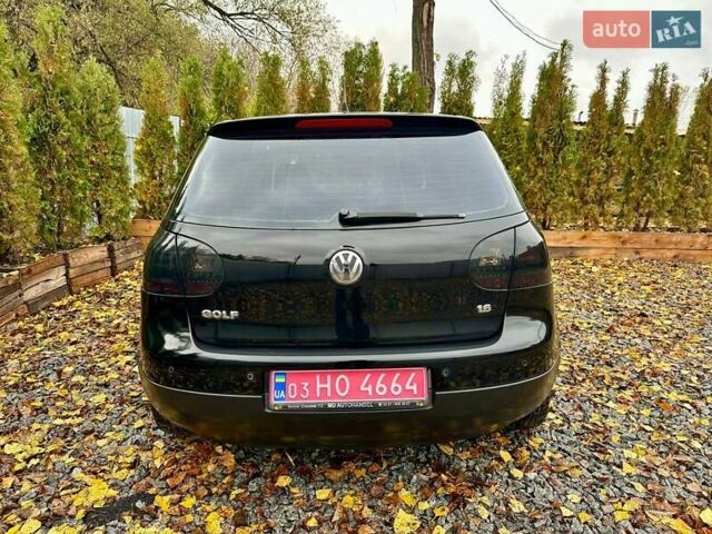 Черный Фольксваген Гольф, объемом двигателя 1.6 л и пробегом 215 тыс. км за 6300 $, фото 22 на Automoto.ua