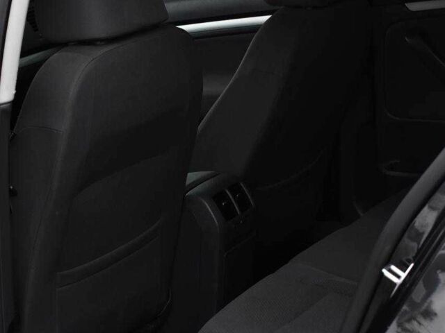 Черный Фольксваген Гольф, объемом двигателя 1.6 л и пробегом 223 тыс. км за 6999 $, фото 19 на Automoto.ua