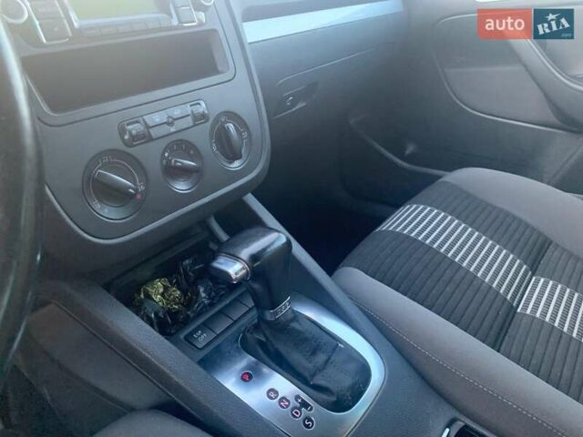 Черный Фольксваген Гольф, объемом двигателя 1.4 л и пробегом 175 тыс. км за 6999 $, фото 7 на Automoto.ua