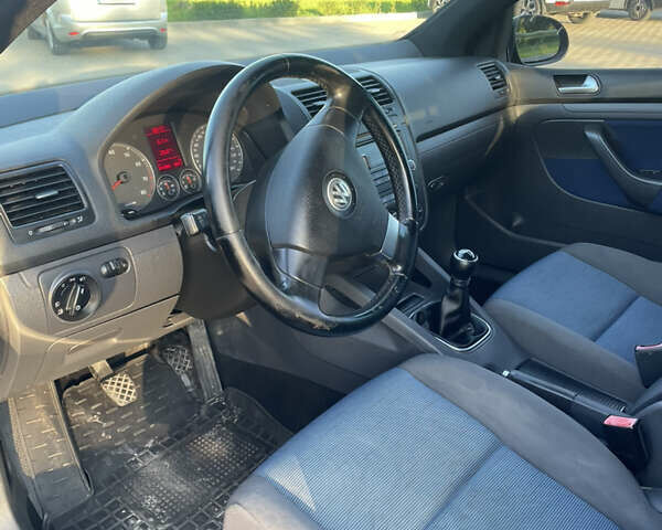 Черный Фольксваген Гольф, объемом двигателя 1.6 л и пробегом 340 тыс. км за 4999 $, фото 20 на Automoto.ua