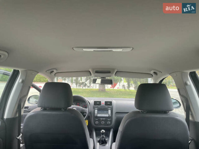 Чорний Фольксваген Гольф, об'ємом двигуна 1.6 л та пробігом 213 тис. км за 5950 $, фото 19 на Automoto.ua