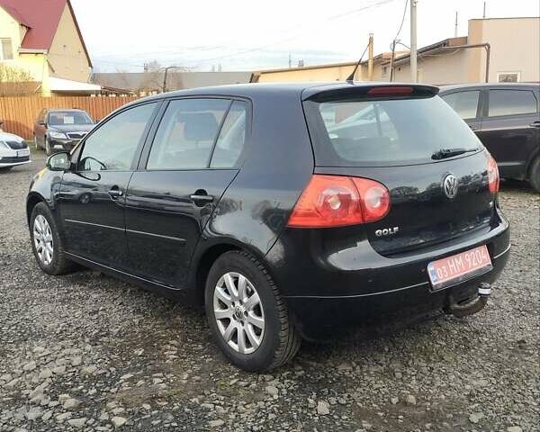 Черный Фольксваген Гольф, объемом двигателя 1.6 л и пробегом 242 тыс. км за 5850 $, фото 1 на Automoto.ua