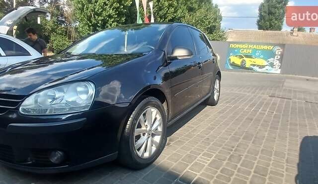 Черный Фольксваген Гольф, объемом двигателя 1.6 л и пробегом 228 тыс. км за 7500 $, фото 2 на Automoto.ua