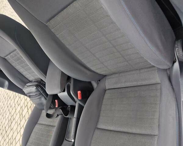 Чорний Фольксваген Гольф, об'ємом двигуна 1.6 л та пробігом 255 тис. км за 6299 $, фото 124 на Automoto.ua