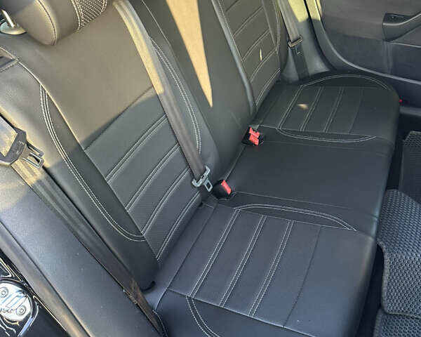 Черный Фольксваген Гольф, объемом двигателя 1.6 л и пробегом 300 тыс. км за 5299 $, фото 10 на Automoto.ua