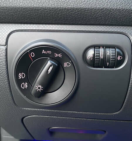 Черный Фольксваген Гольф, объемом двигателя 1.6 л и пробегом 237 тыс. км за 6000 $, фото 10 на Automoto.ua