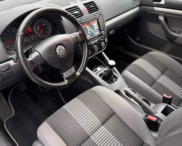 Чорний Фольксваген Гольф, об'ємом двигуна 1.6 л та пробігом 208 тис. км за 5950 $, фото 5 на Automoto.ua