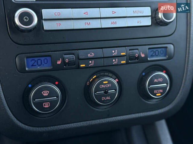 Чорний Фольксваген Гольф, об'ємом двигуна 1.4 л та пробігом 211 тис. км за 5650 $, фото 69 на Automoto.ua