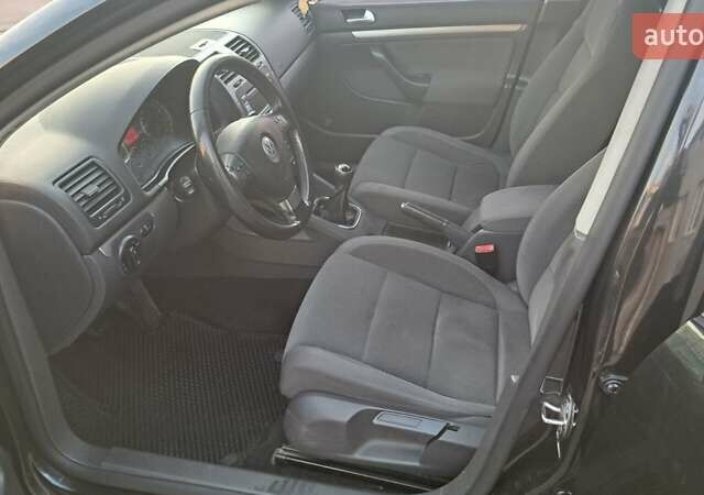 Черный Фольксваген Гольф, объемом двигателя 1.98 л и пробегом 288 тыс. км за 5950 $, фото 7 на Automoto.ua