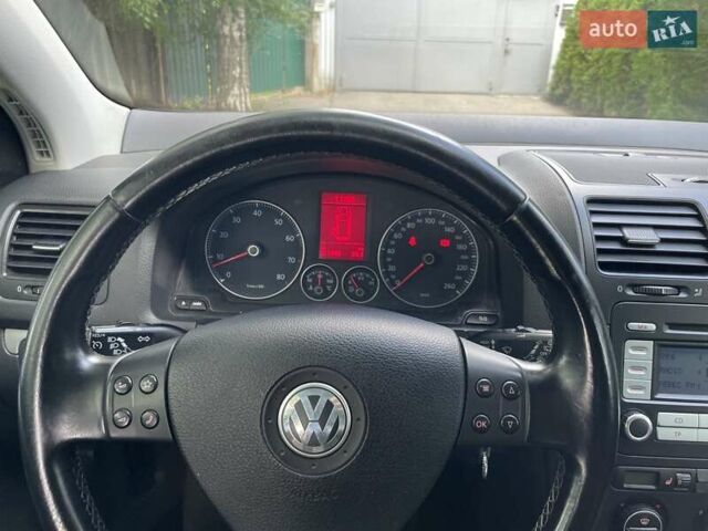 Чорний Фольксваген Гольф, об'ємом двигуна 1.6 л та пробігом 211 тис. км за 6850 $, фото 17 на Automoto.ua