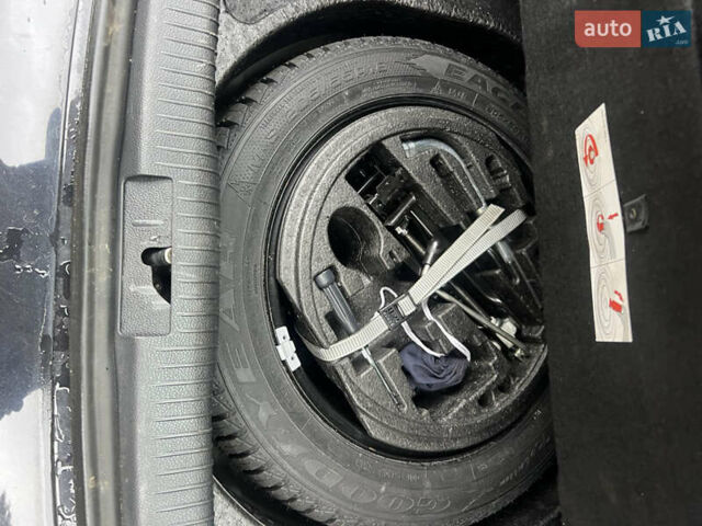 Черный Фольксваген Гольф, объемом двигателя 1.4 л и пробегом 244 тыс. км за 5800 $, фото 13 на Automoto.ua