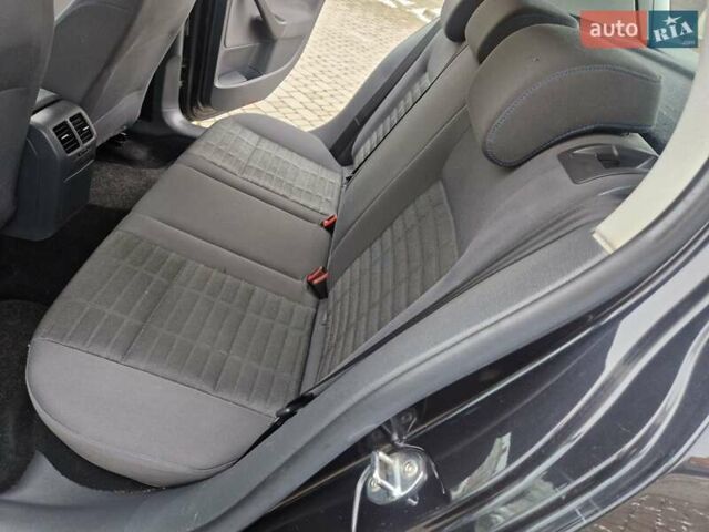 Чорний Фольксваген Гольф, об'ємом двигуна 1.6 л та пробігом 255 тис. км за 6299 $, фото 122 на Automoto.ua