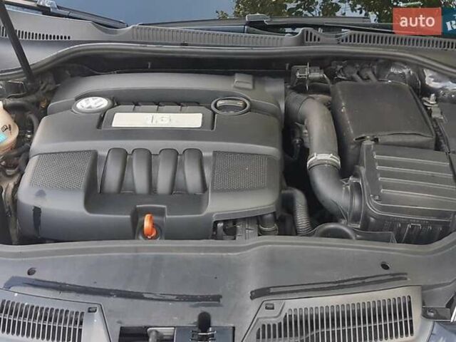 Черный Фольксваген Гольф, объемом двигателя 1.6 л и пробегом 310 тыс. км за 6300 $, фото 6 на Automoto.ua