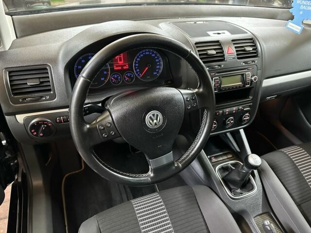 Черный Фольксваген Гольф, объемом двигателя 1.6 л и пробегом 186 тыс. км за 6450 $, фото 19 на Automoto.ua