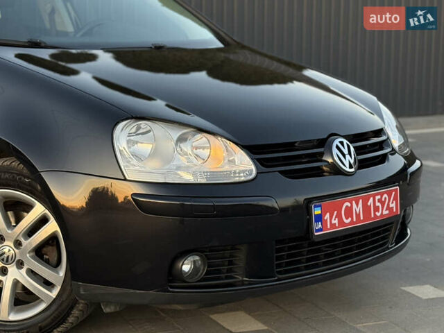 Черный Фольксваген Гольф, объемом двигателя 1.4 л и пробегом 211 тыс. км за 5690 $, фото 26 на Automoto.ua