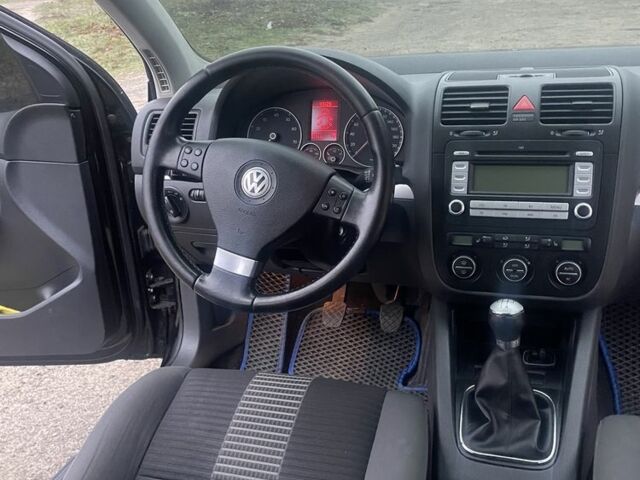 Черный Фольксваген Гольф, объемом двигателя 1.4 л и пробегом 192 тыс. км за 5999 $, фото 20 на Automoto.ua