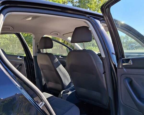 Черный Фольксваген Гольф, объемом двигателя 1.4 л и пробегом 276 тыс. км за 6600 $, фото 20 на Automoto.ua