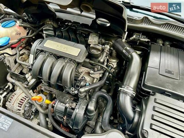 Черный Фольксваген Гольф, объемом двигателя 1.6 л и пробегом 215 тыс. км за 6300 $, фото 46 на Automoto.ua