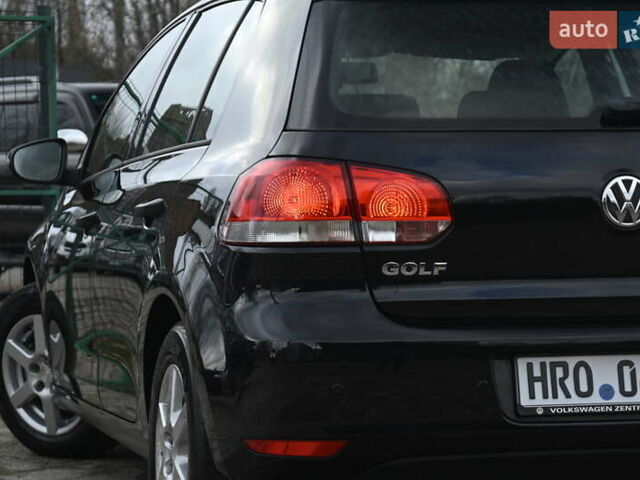 Черный Фольксваген Гольф, объемом двигателя 1.6 л и пробегом 217 тыс. км за 7700 $, фото 11 на Automoto.ua