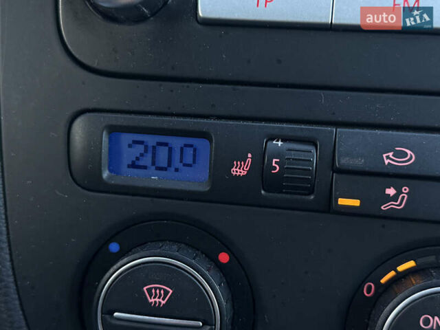 Чорний Фольксваген Гольф, об'ємом двигуна 1.4 л та пробігом 211 тис. км за 5650 $, фото 72 на Automoto.ua